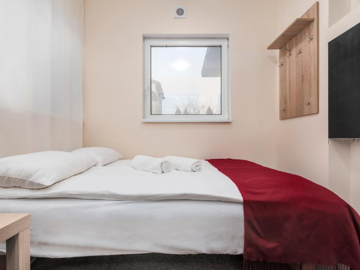 Luxhostel24 วอร์ซอ ภายนอก รูปภาพ